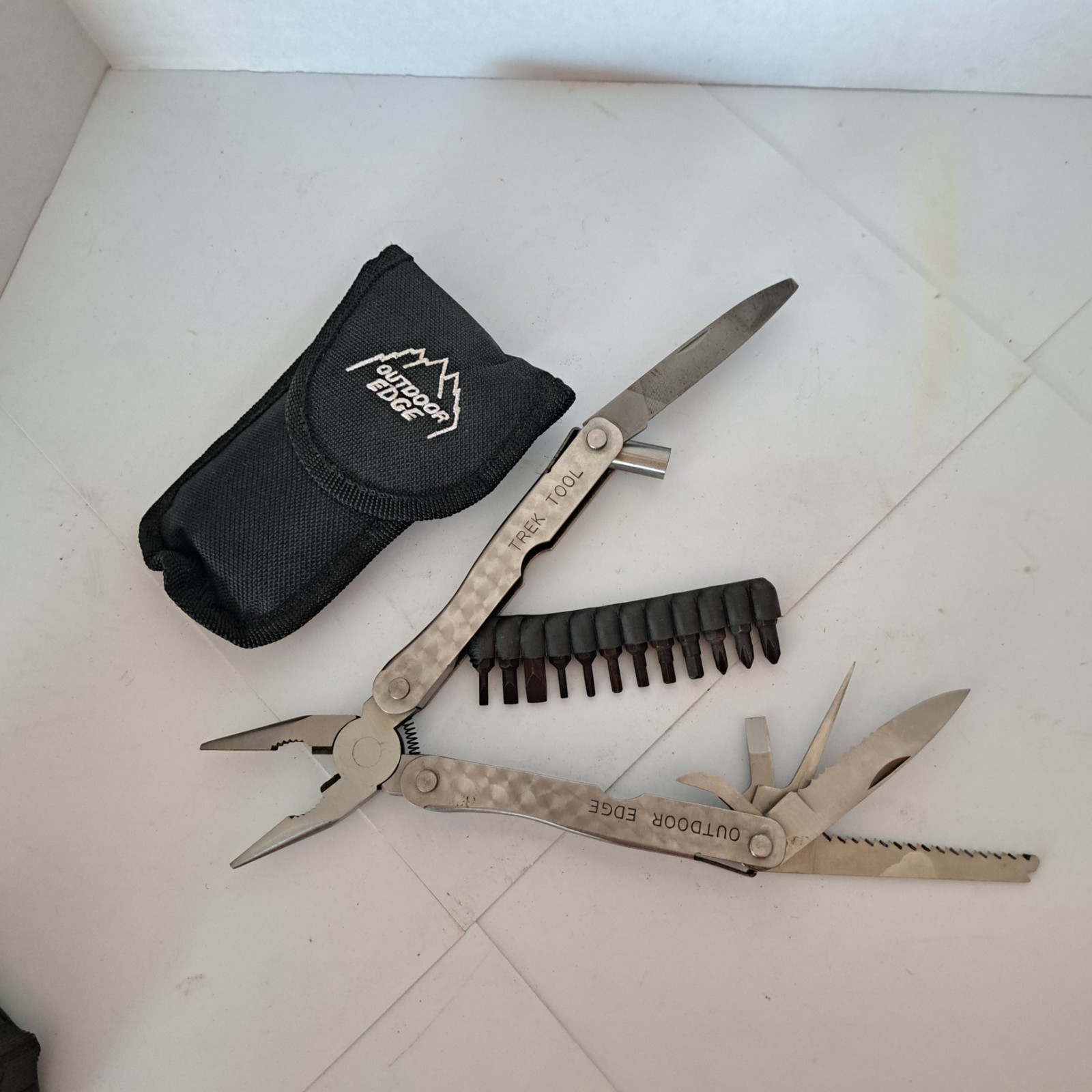 Outdoor Edge Multi-tool With 12 Bits And Case