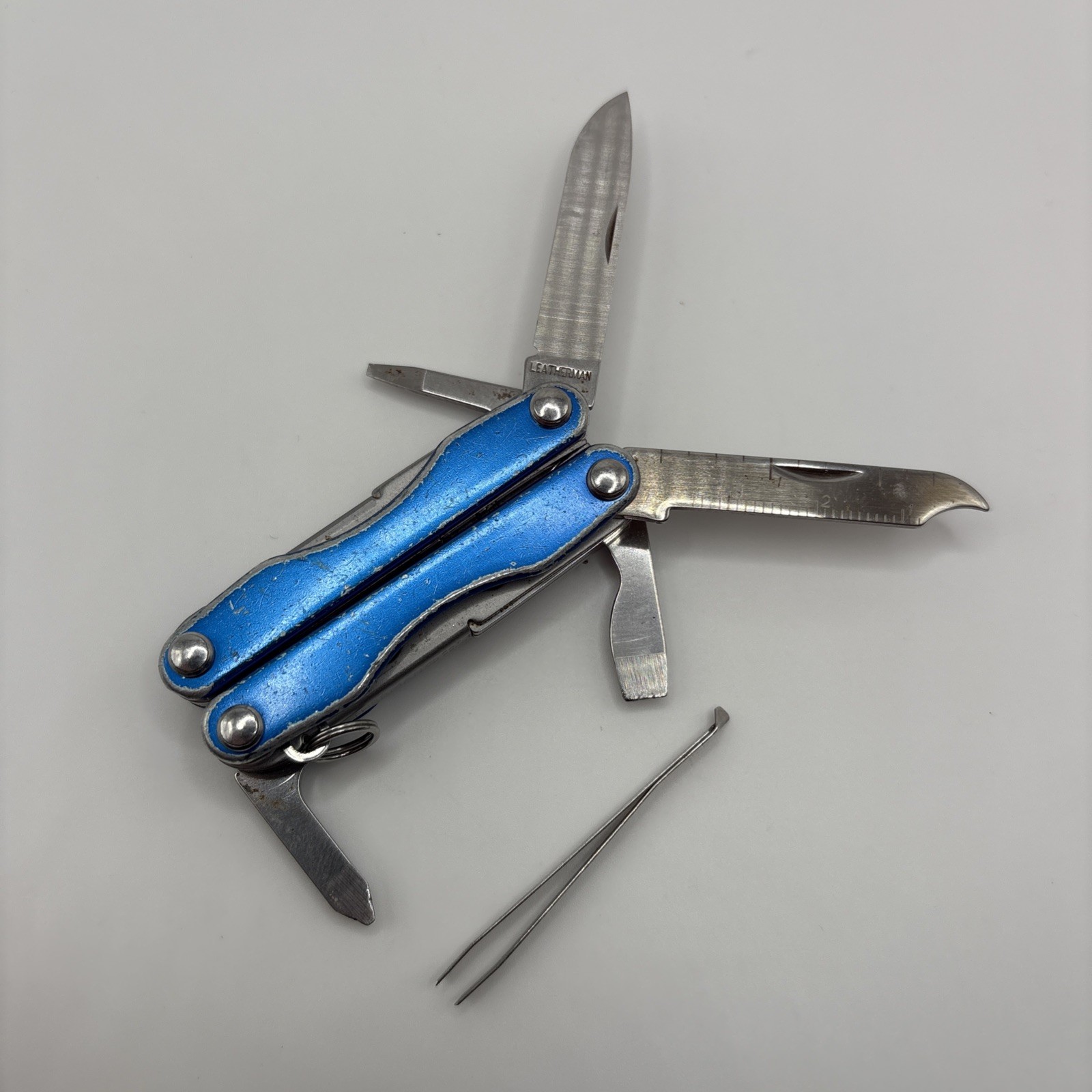 Leatherman Squirt S4 Multitool in Blue Complete w/ Tweezers + Key Ring – 8-10