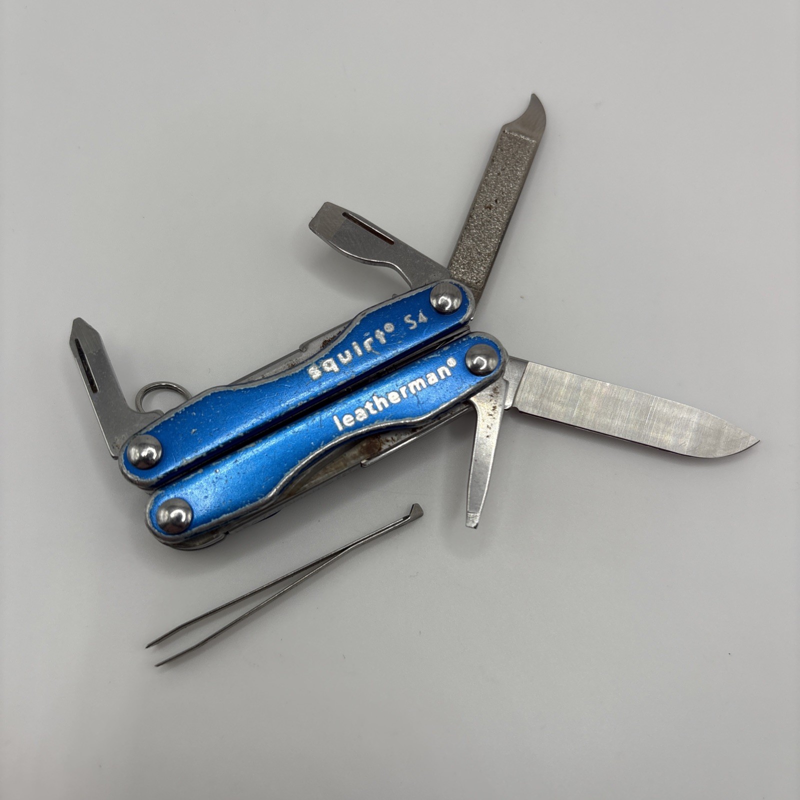 Leatherman Squirt S4 Multitool in Blue Complete w/ Tweezers + Key Ring – 8-10
