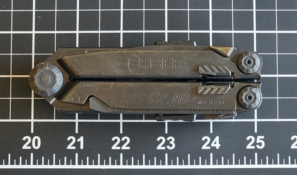 Gerber Freehand Multi-tool w/ Sheath (Black Oxide)