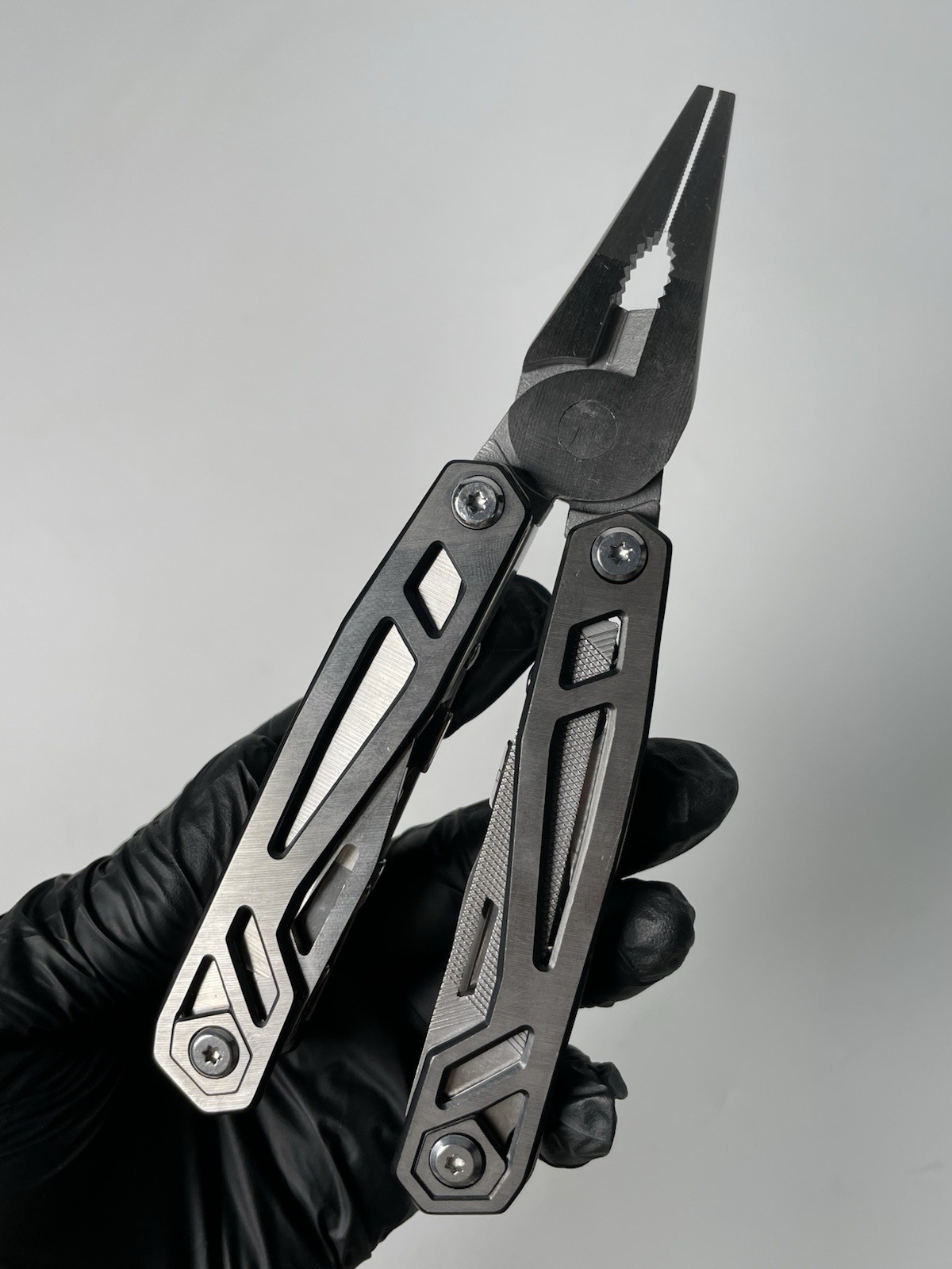Multitool with Pocket Knife, Birthday Gifts for Men Women Mom Dad, WETOLS 21-In-