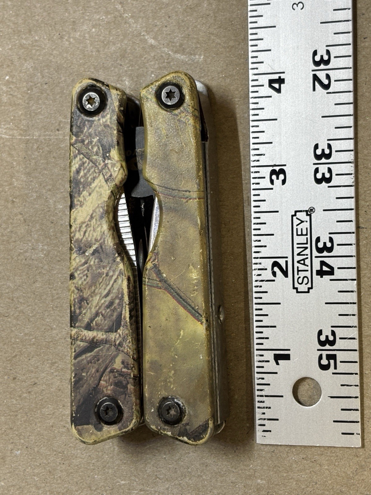 MOSSY OAK 13 in 1 Multi-tool Pliers Folding Pocket Tool Outdoor Camping