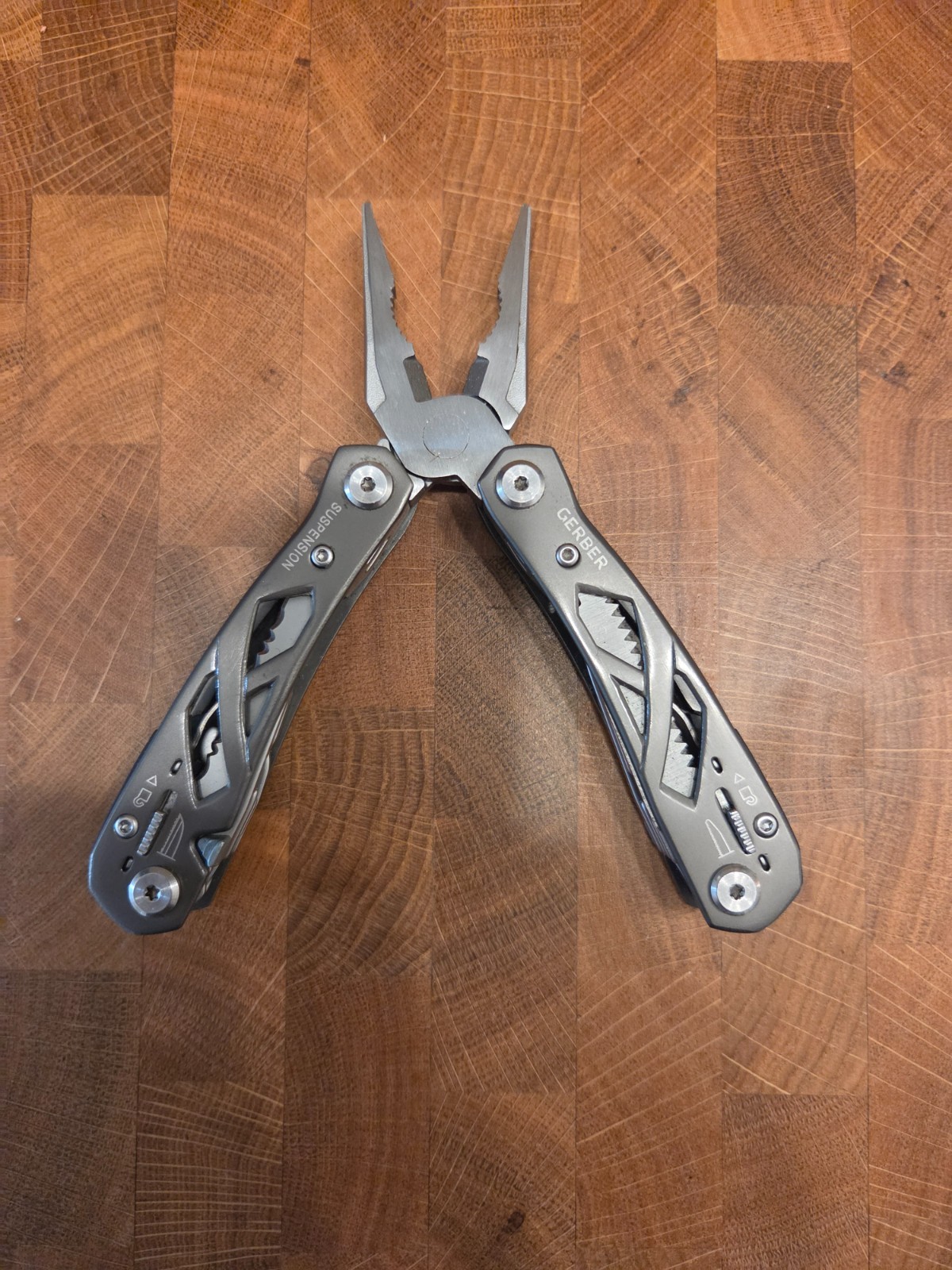 Gerber Gear Suspension 12-in-1 EDC Multi-Plier Multitool Camping & Survival
