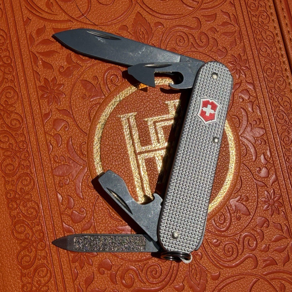 Rare Victorinox Sussie Officer’s Classic Alox 58mm Multi-Tool Switzerland Made