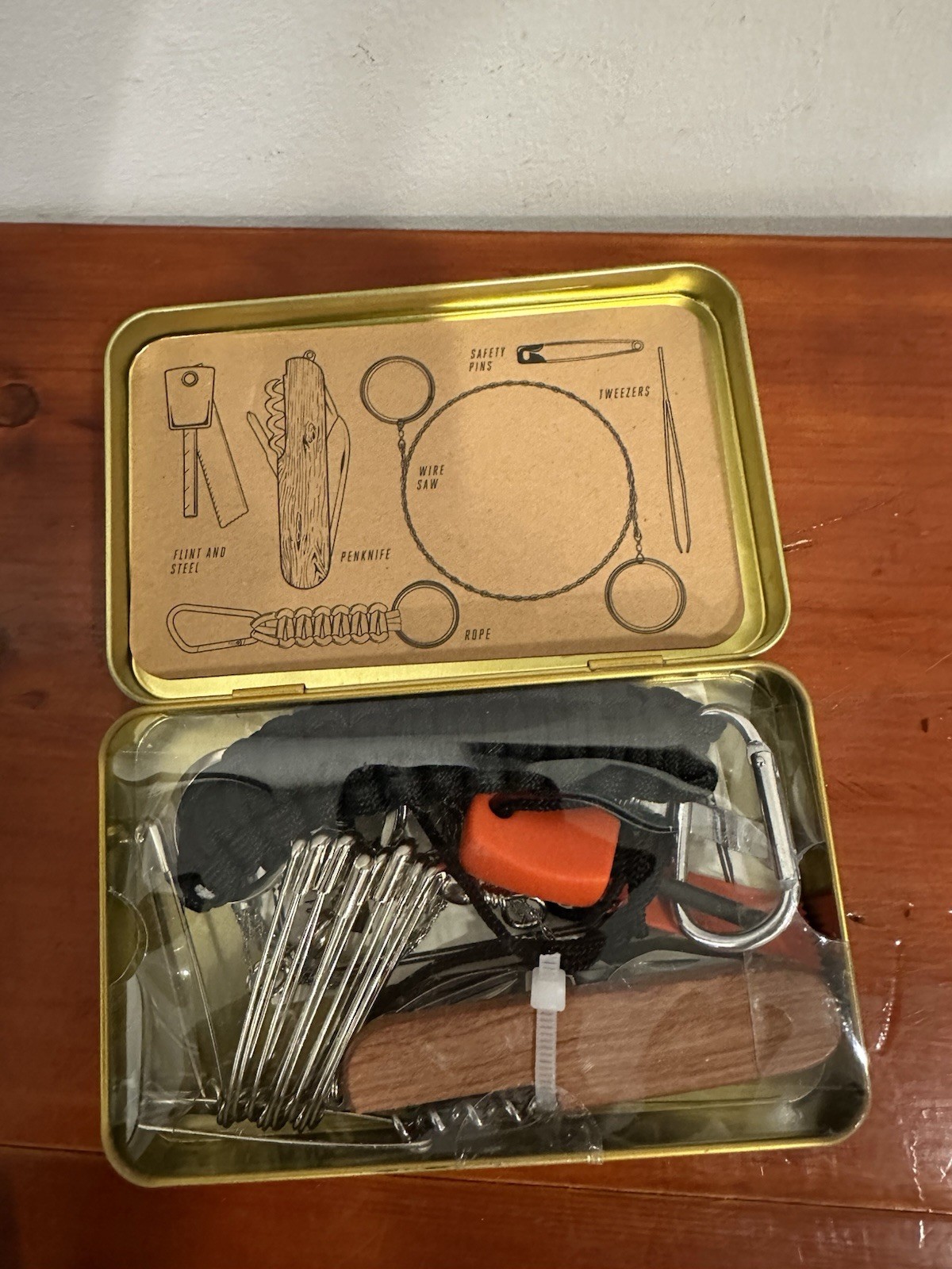 Gentlemen’s Hardware Great Outdoors Kit 368 Hiking Camping Survival Pocket Tools