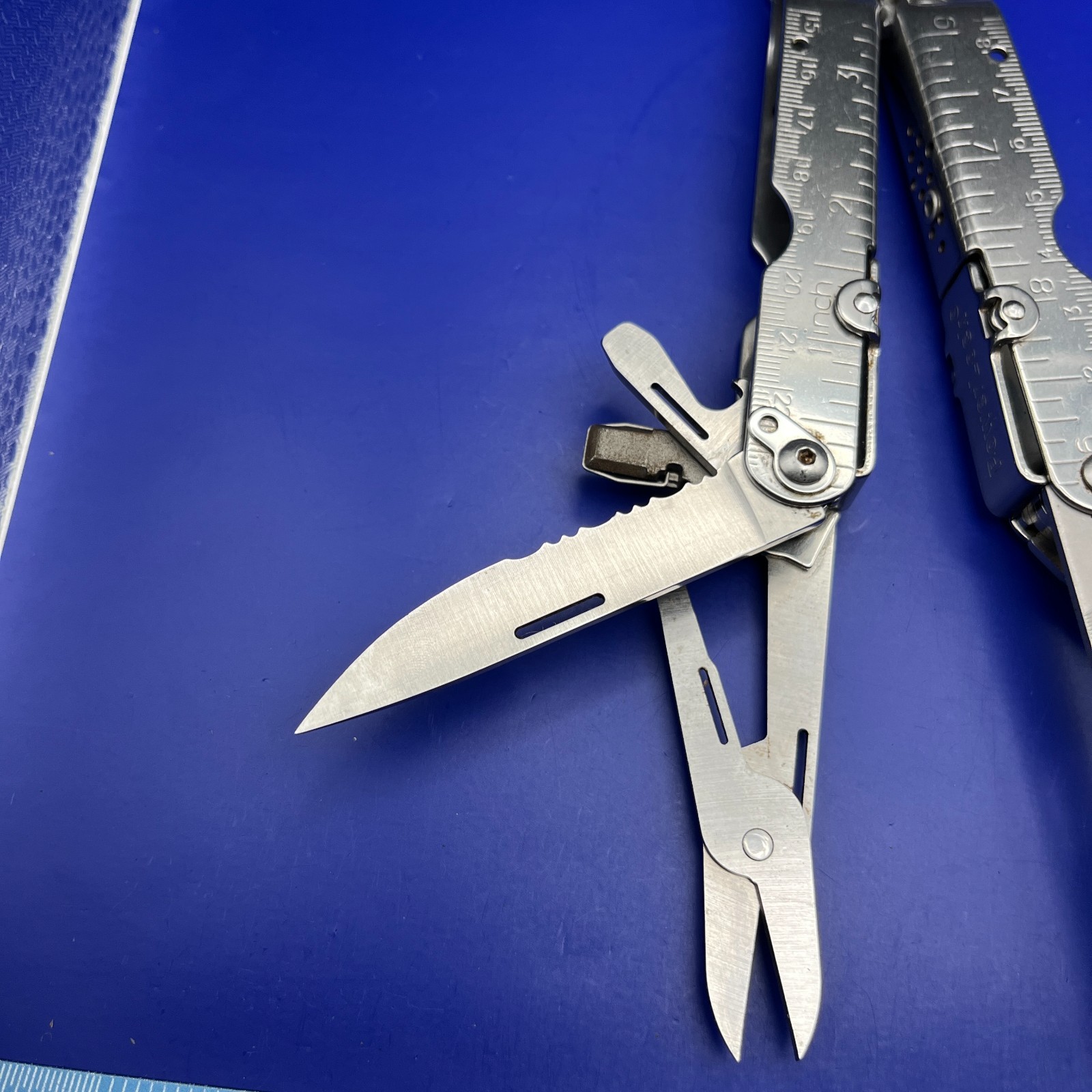 SOG PowerLock Multi Tool