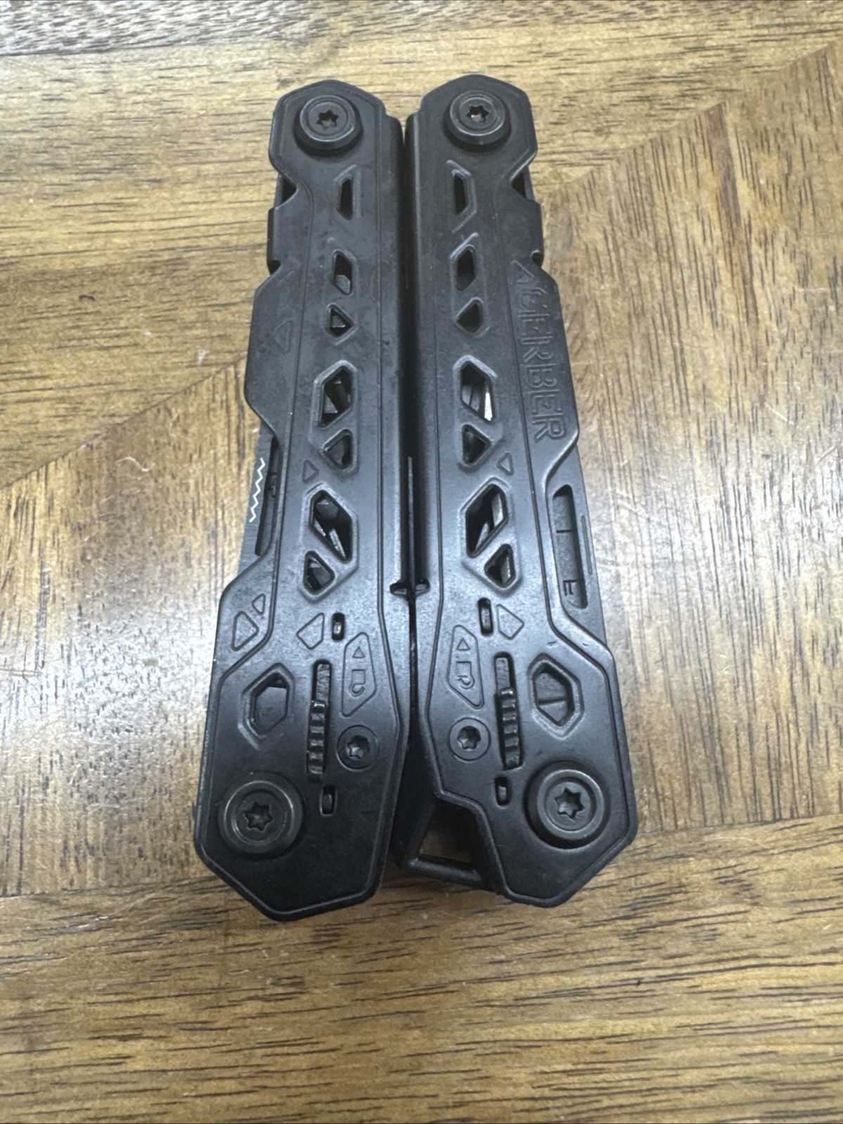 Gerber Truss Multitool Black with Multi-Position Sheath 30-001779 NEW