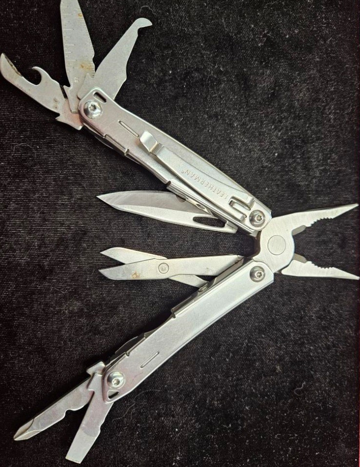 Leatherman Wingman Hand Held Multi-Tool (dj2004193)