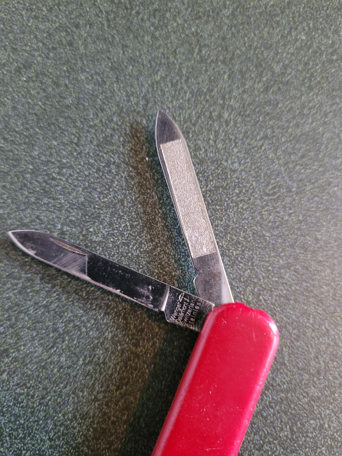 Wenger Delémont Red Swiss Army Multi-Tool Knife Scissors Tweezers Toothpick File