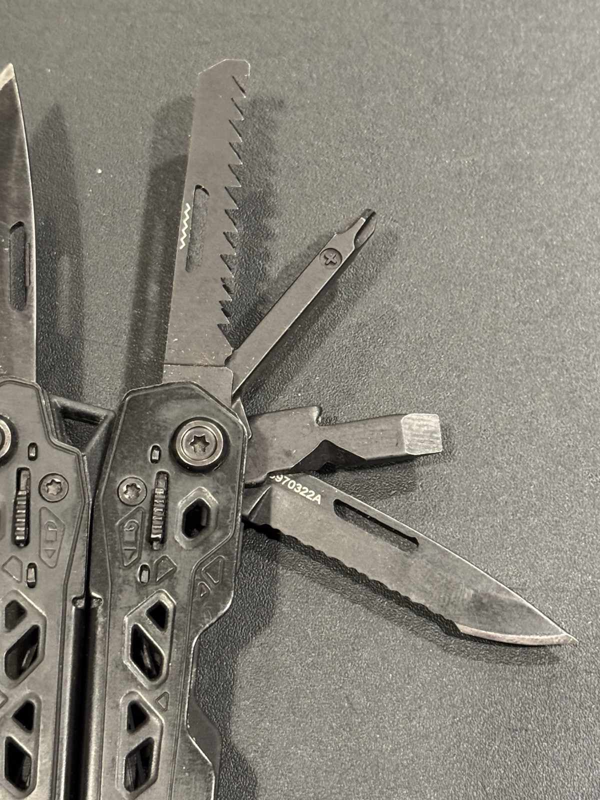 Gerber Truss 17-in-1 Tactical Multi Tool EDC Needle Nose Pliers W/ Sheath Black