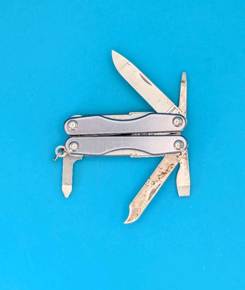 Leatherman Squirt S4 Multi-Tool, Key Ring, Retired, GRAY!