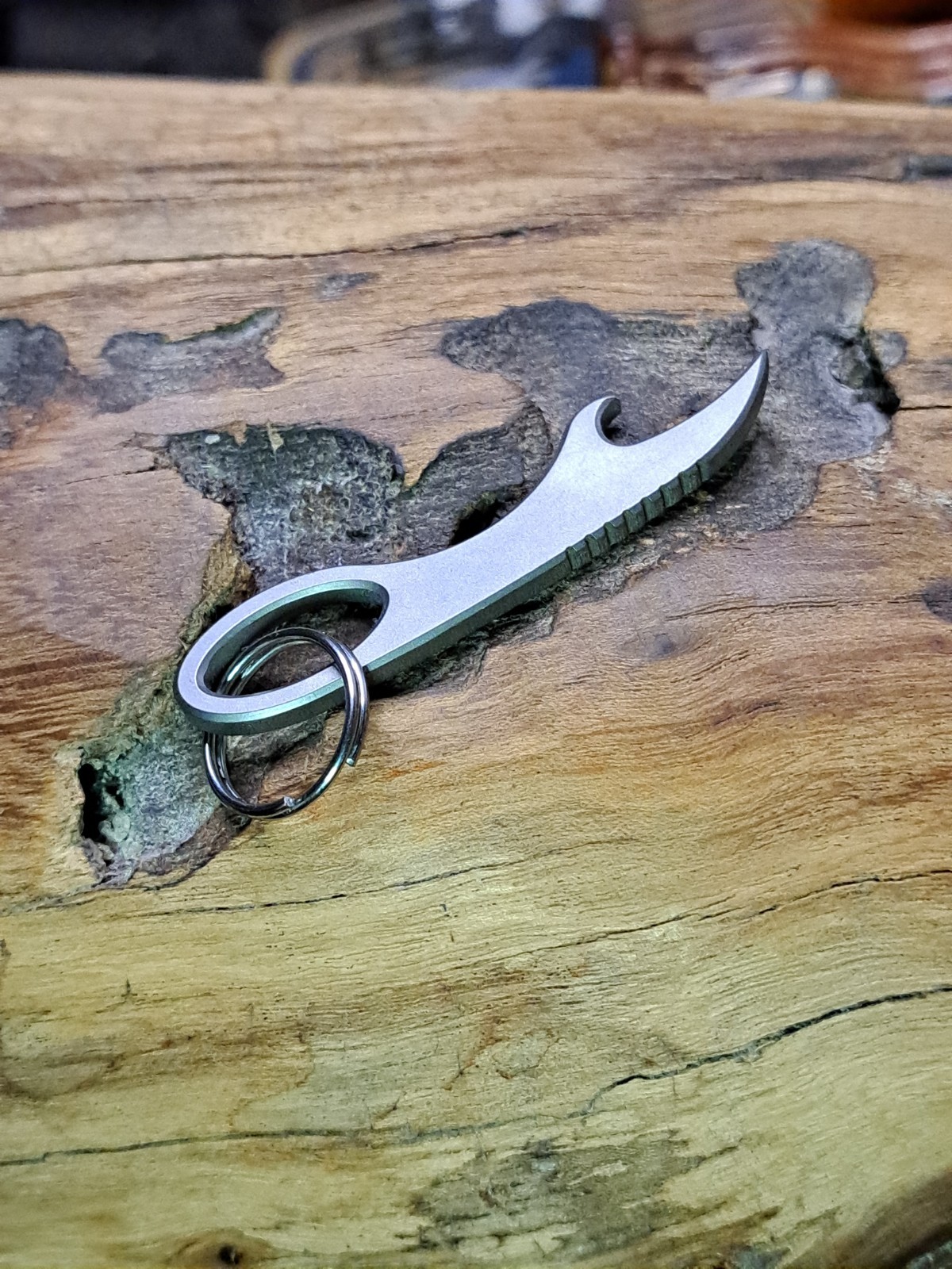 MINIMALIST MINI TITANIUM KEYCHAIN CLAW BOTTLE OPENER