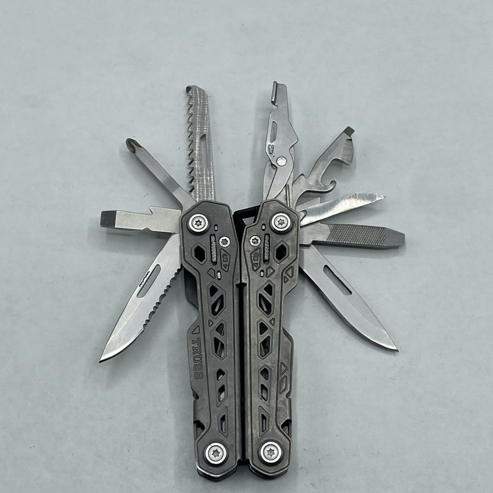 Gerber Truss Multi Tool with Sheath – Gray