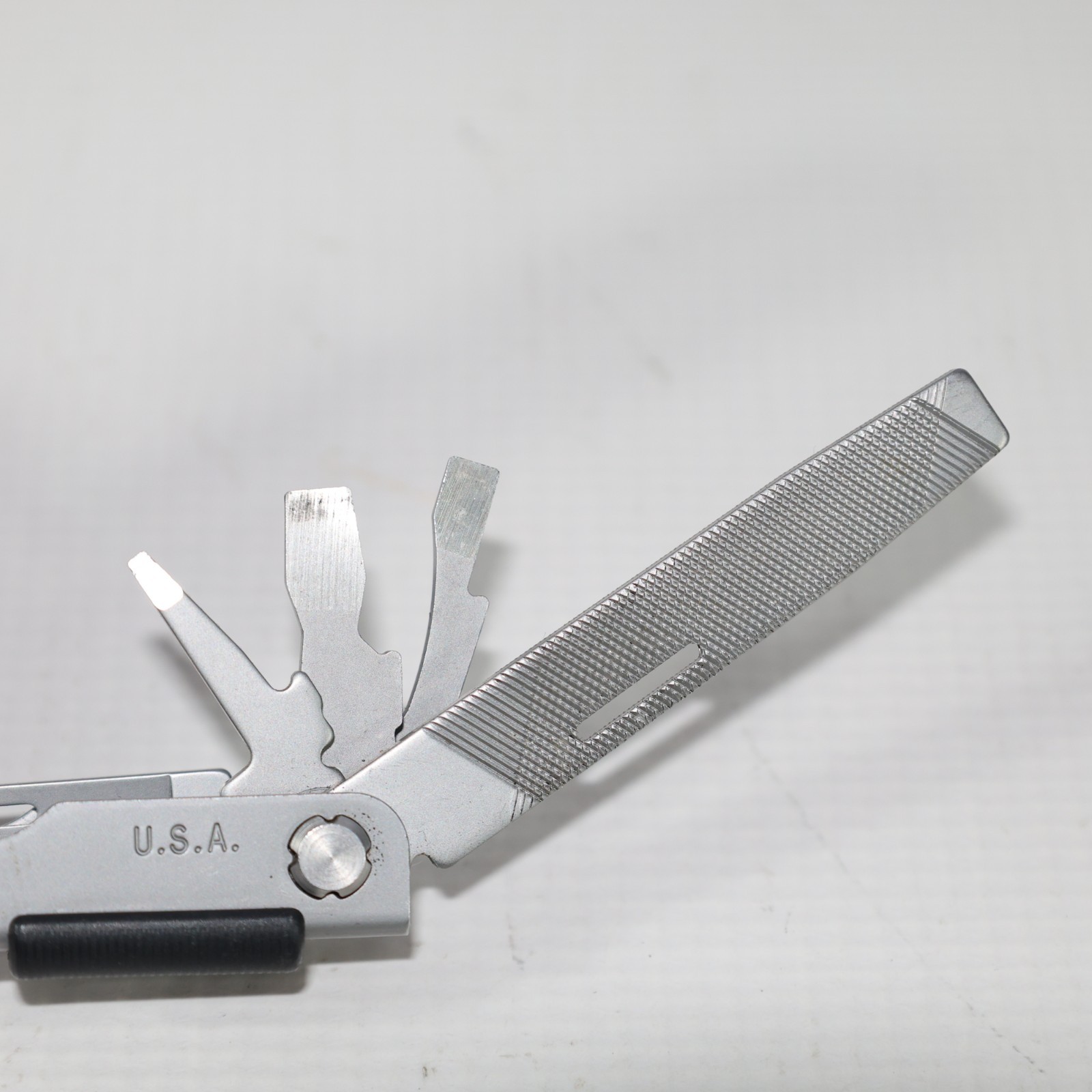Gerber MP600 Stainless Steel Needle Nose Multi Tool W/Sheath MP 600 Multi- Plier