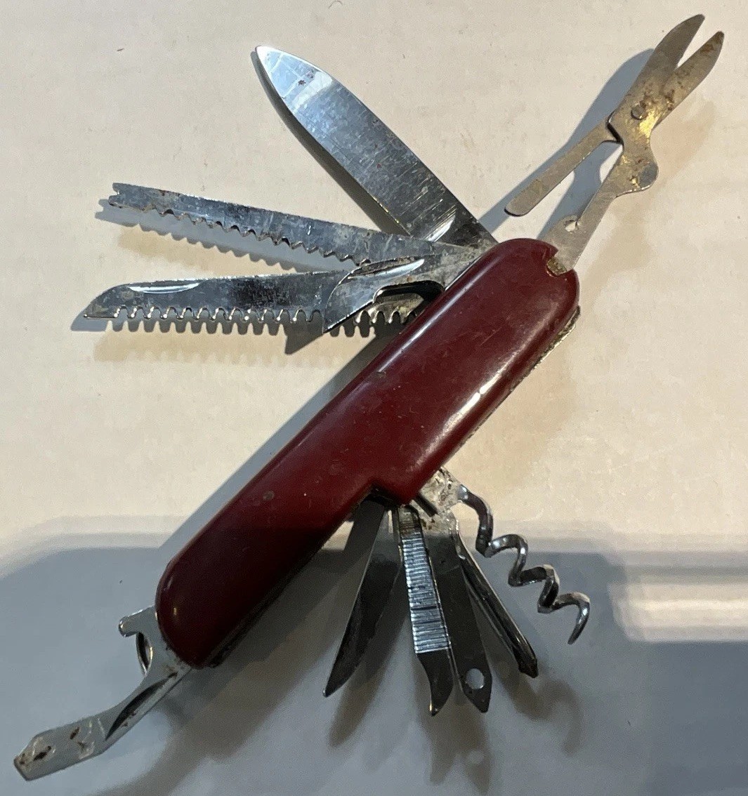 Red 11-in-1 Pocket Multi-Tool Knife Stainless Steel 2.25″ Blade Saw Corkscrew