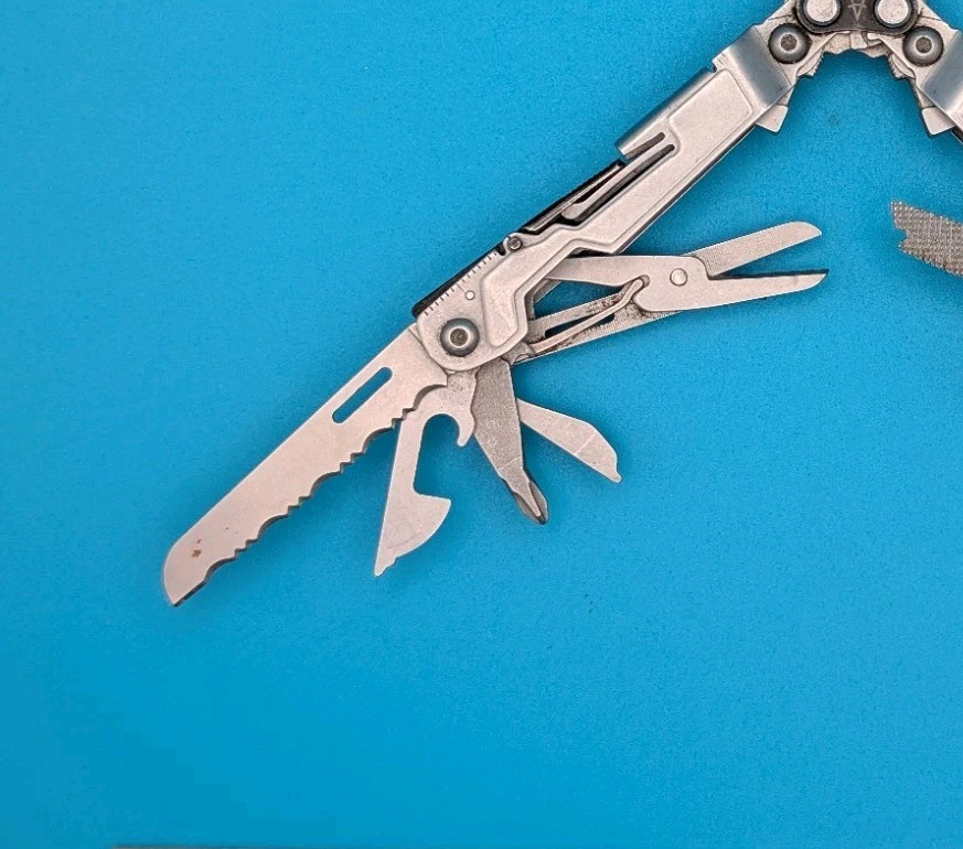SOG PowerPint Tool Compact Lightweight Silver Multi-Tool!