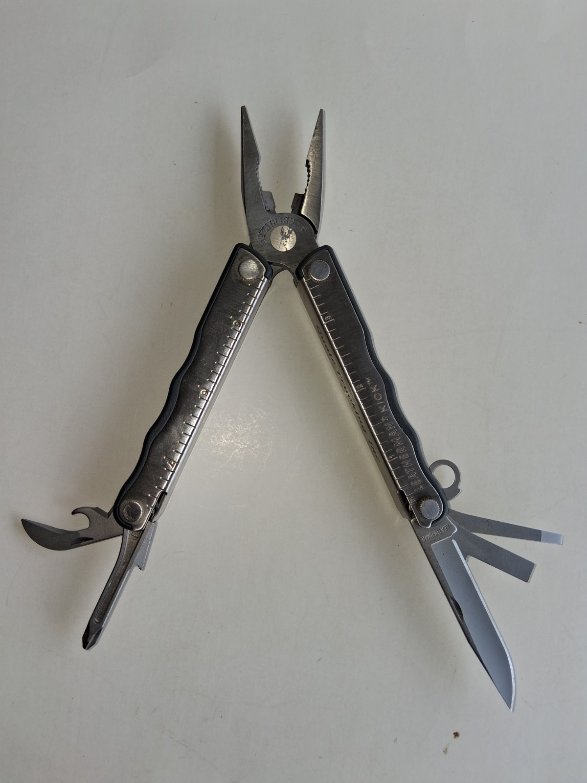 Leatherman Kick Multi-Tool USA Great shape W / Leather case