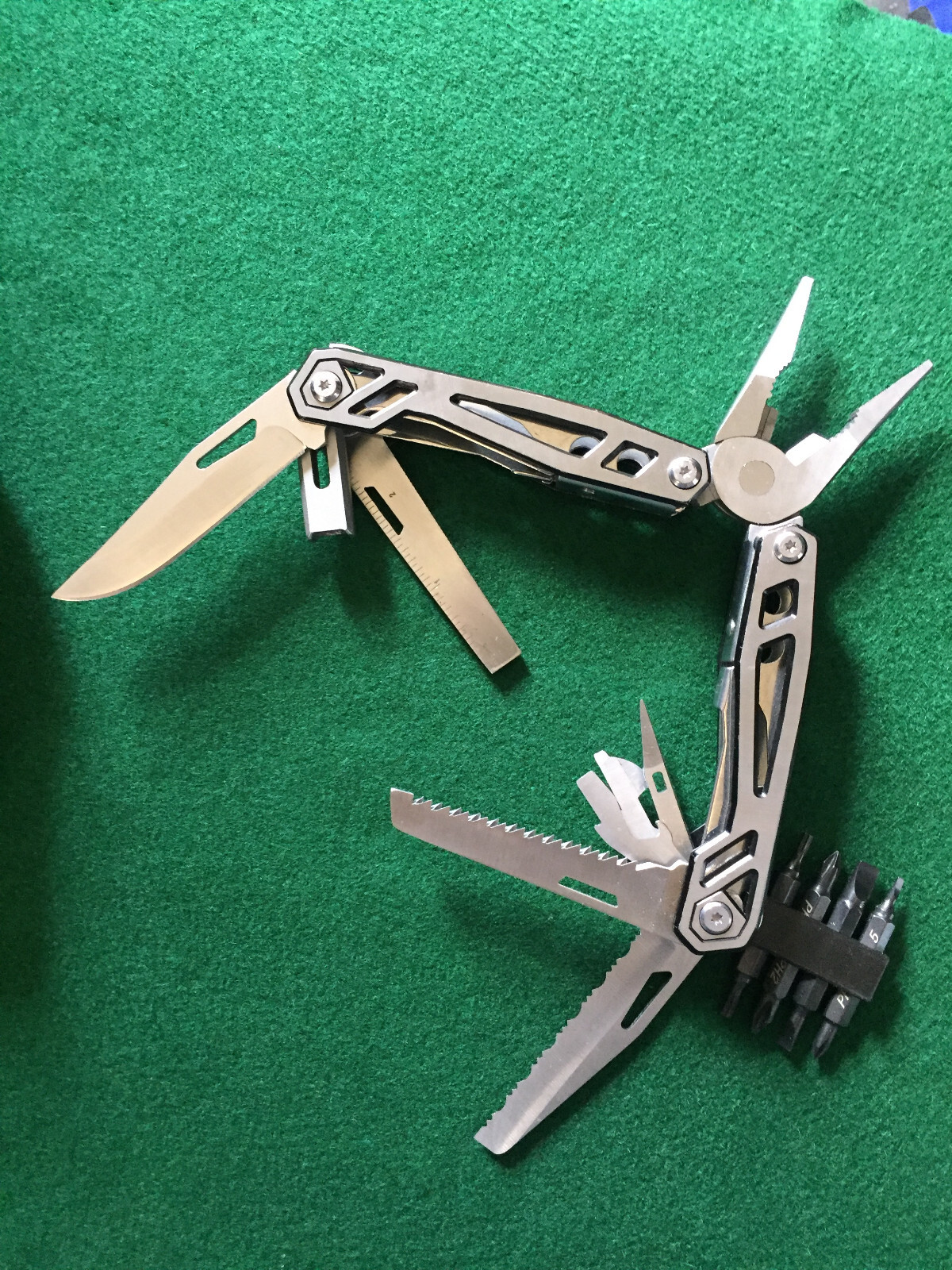 MOSSY OAK Premium Multitool 21-in-1 Multi Tool Sleeve Plier Saw + more EDC