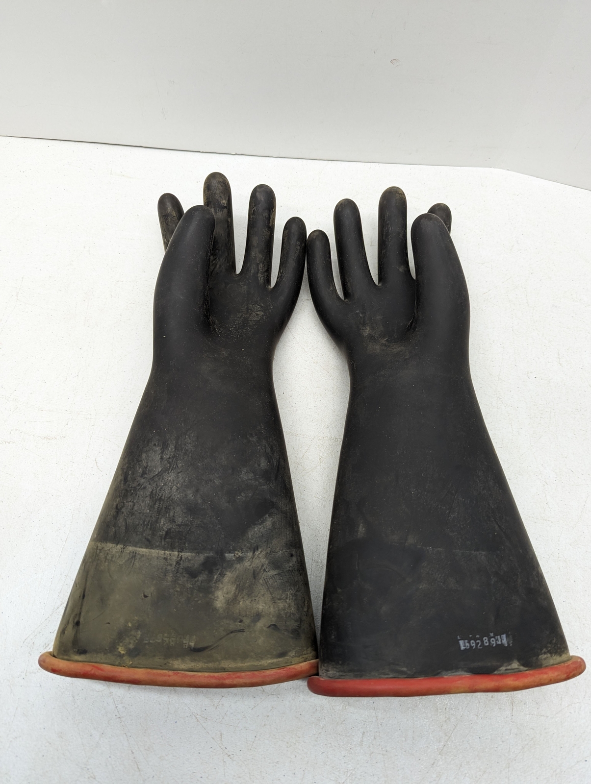 TRI-CHEM Insulated Tool Kits Tool Pliers Screwdrivers Rubber Gloves OB405-1