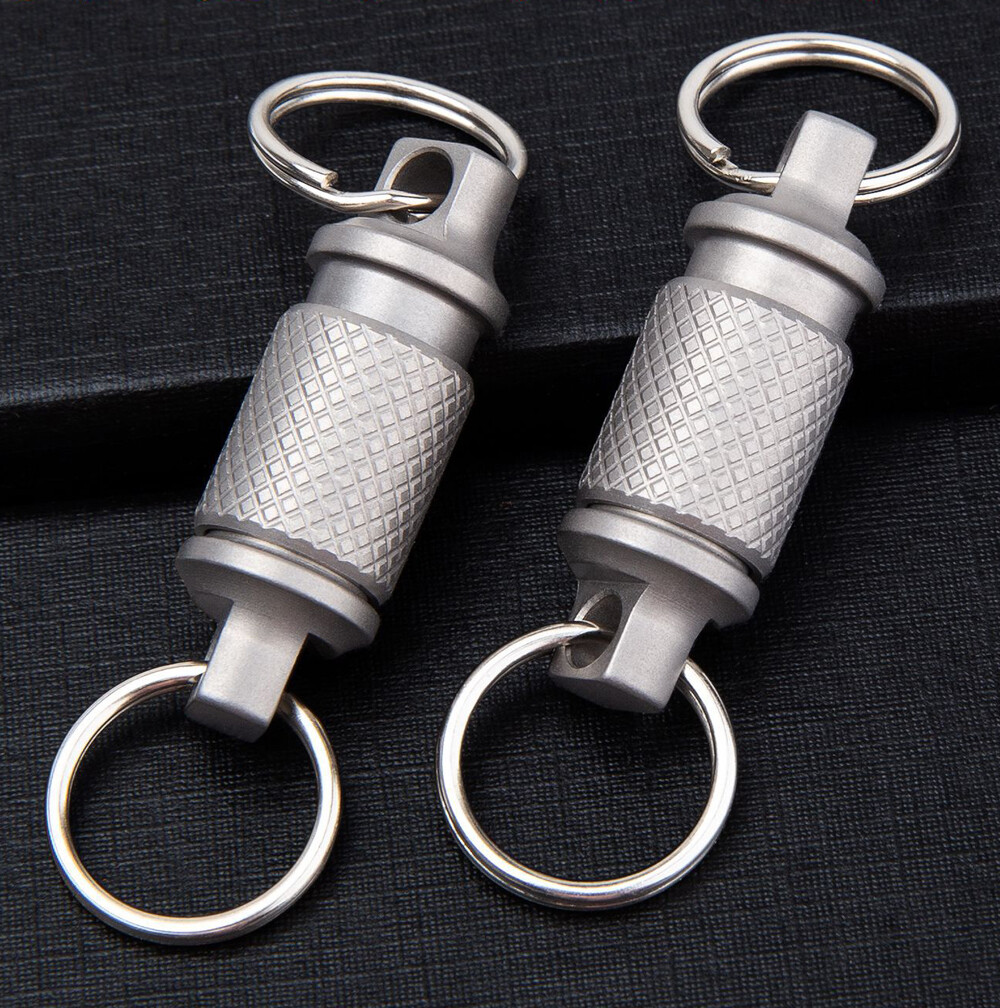 1PC Titanium 360 Degree Universal Quick Release Hanging Buckle Car Keychain EDC
