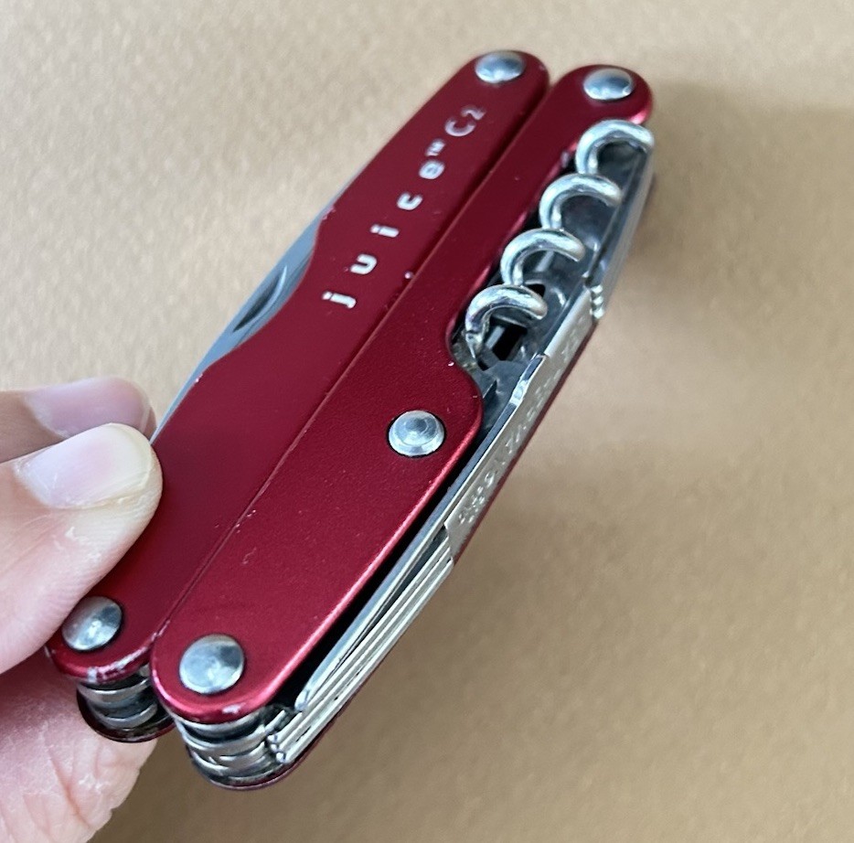 Leatherman Juice C2 Red Multi Tool Pocket Knife Corkscrew Compact EDC Retired