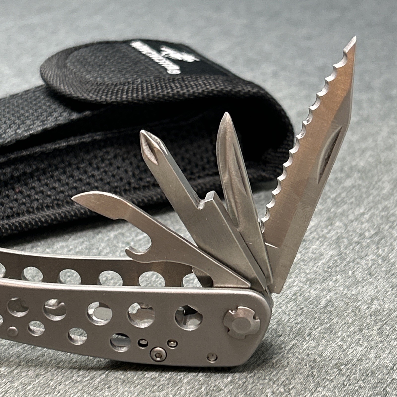 Winchester Stainless Multi Function Tool Folding Pliers Pocket Utility Knife
