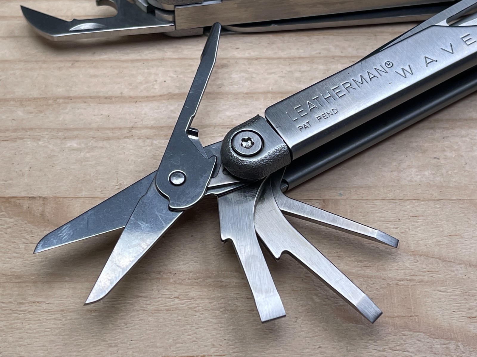 Leatherman Wave Multi-tool Knife w/Nylon Sheath 09/00 – Early Version, Very Nice