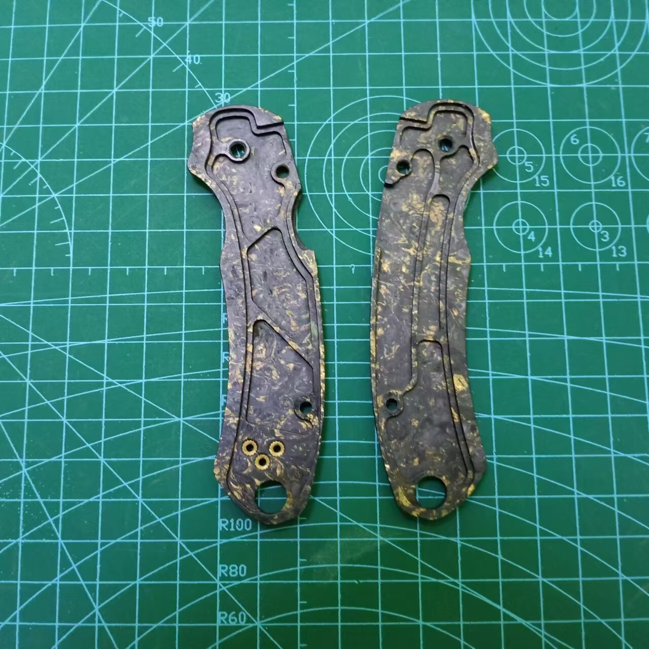 1 Pair Copper Forged Carbon Fiber Handle Scales for Spyderco C223