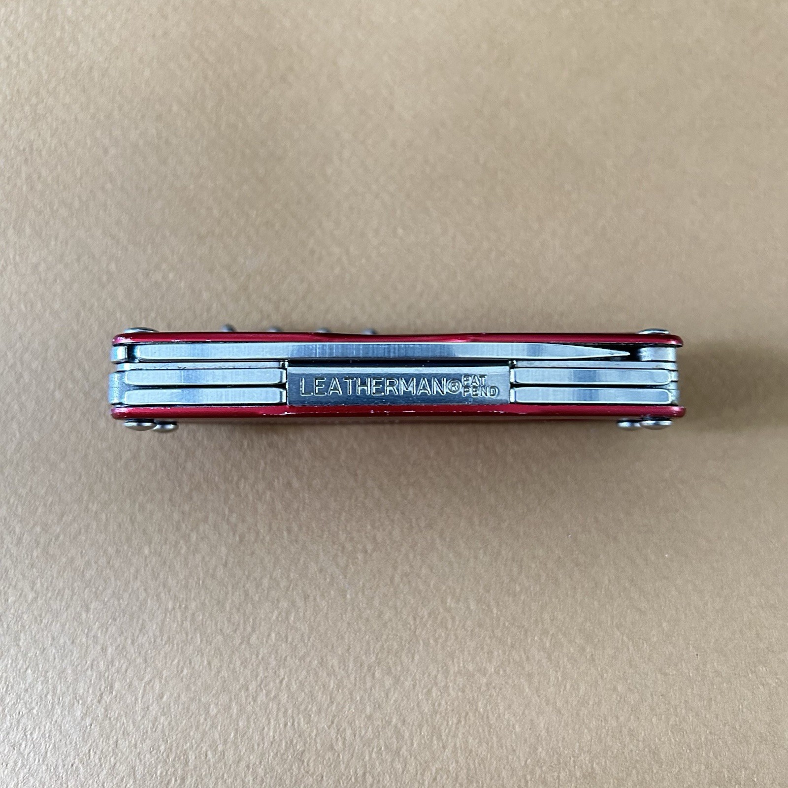 Leatherman Juice C2 Red Multi Tool Pocket Knife Corkscrew Compact EDC Retired