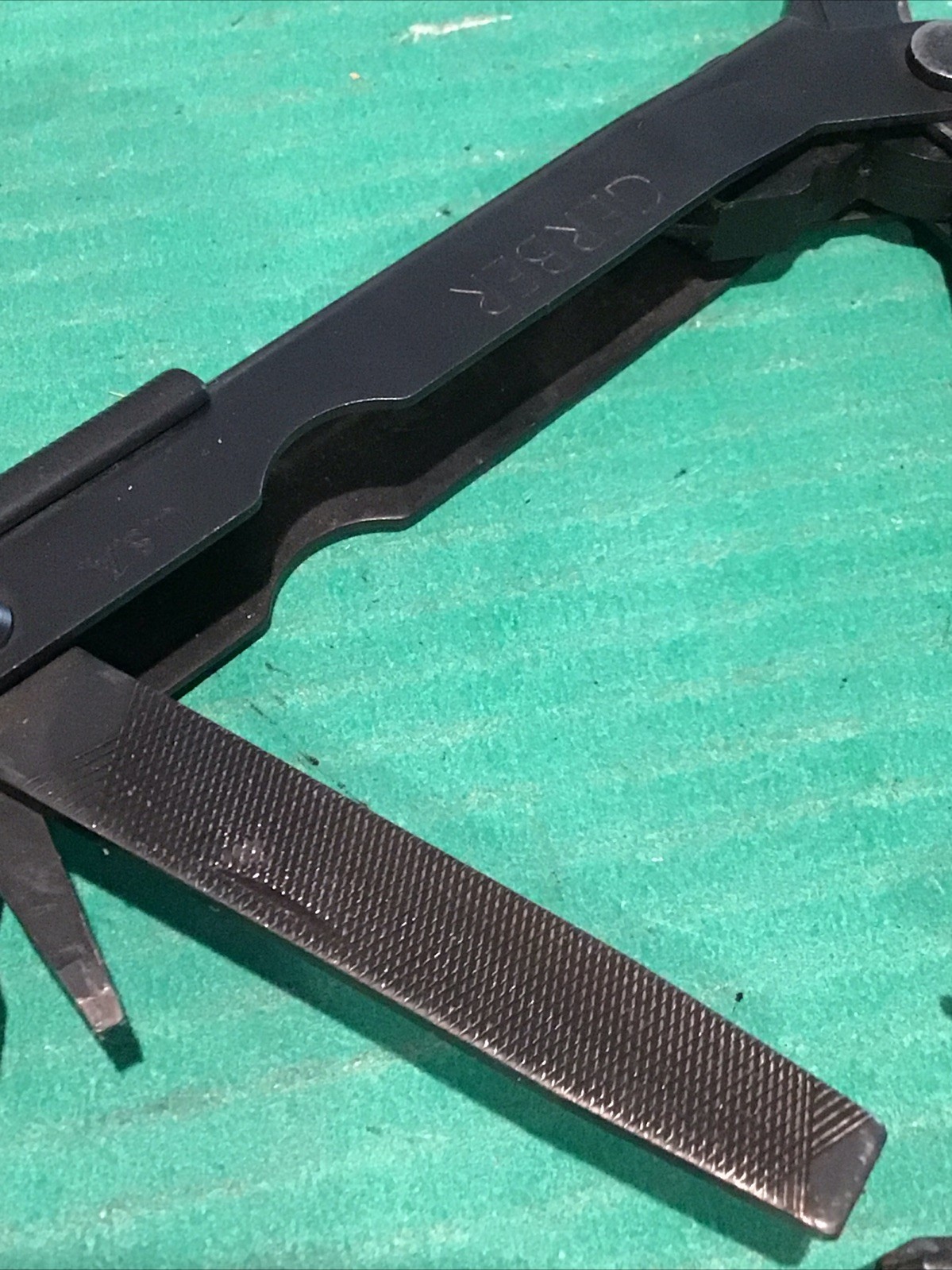 Gerber MP600 Multi-Tool Multi-Plier Needlenose Carbide Cutters Black Oxide