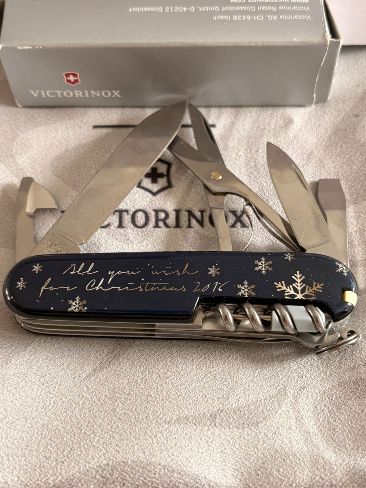RARE Victorinox All you wish 2016 Christmas knife only 5000 made NIB