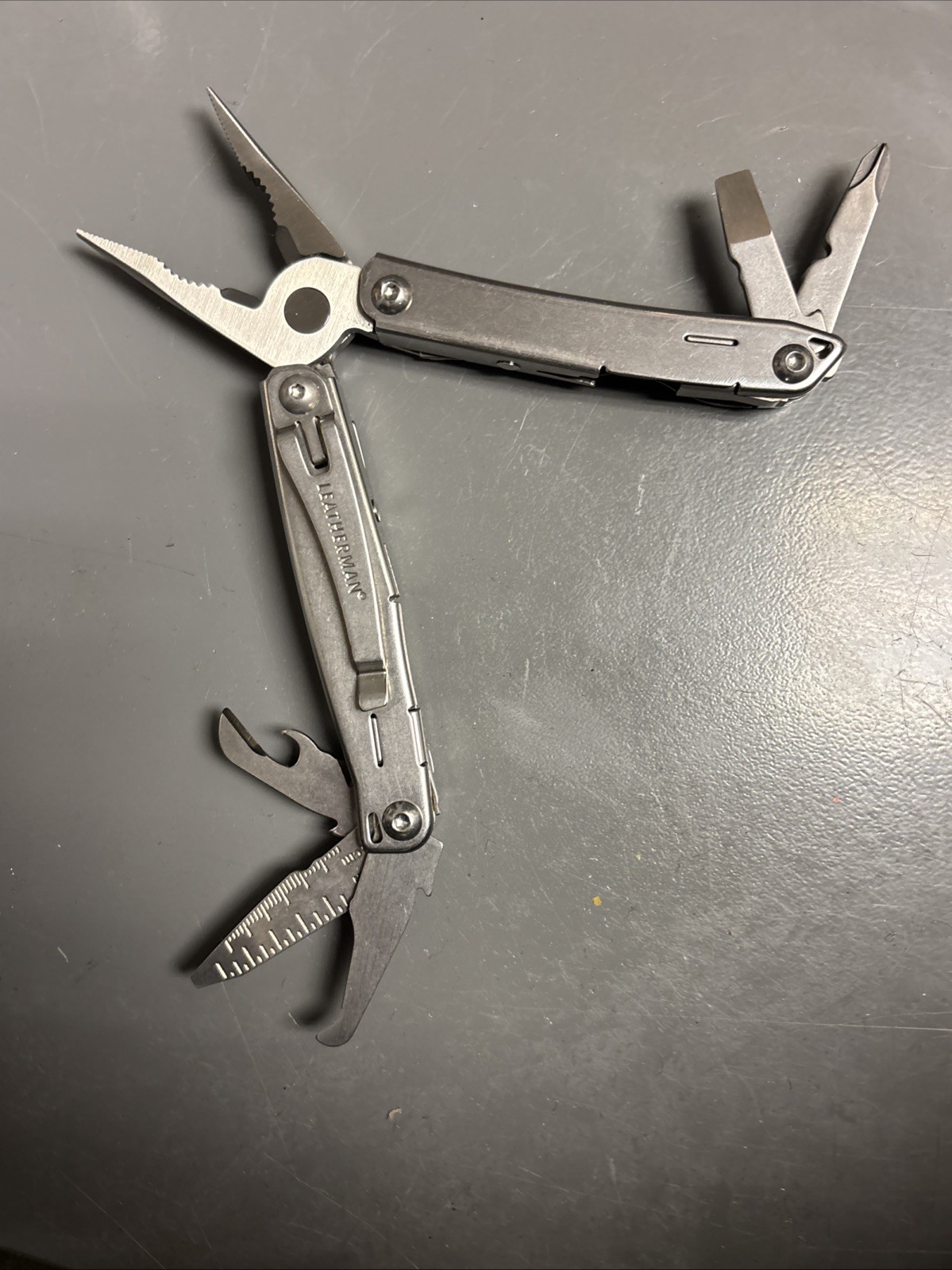 LEATHERMAN MULTI TOOL – WINGMAN