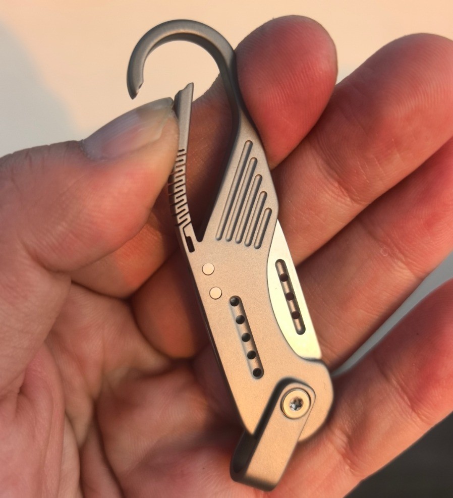 TC4 Titanium Alloy EDC Tool Buckle/Keychain