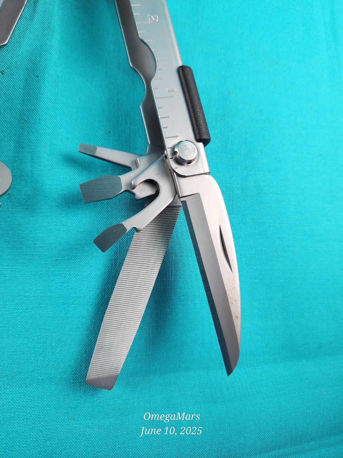 Gerber Multi-tool Mp 600 MP600 MP400 stainless & black A+ conditions DIME