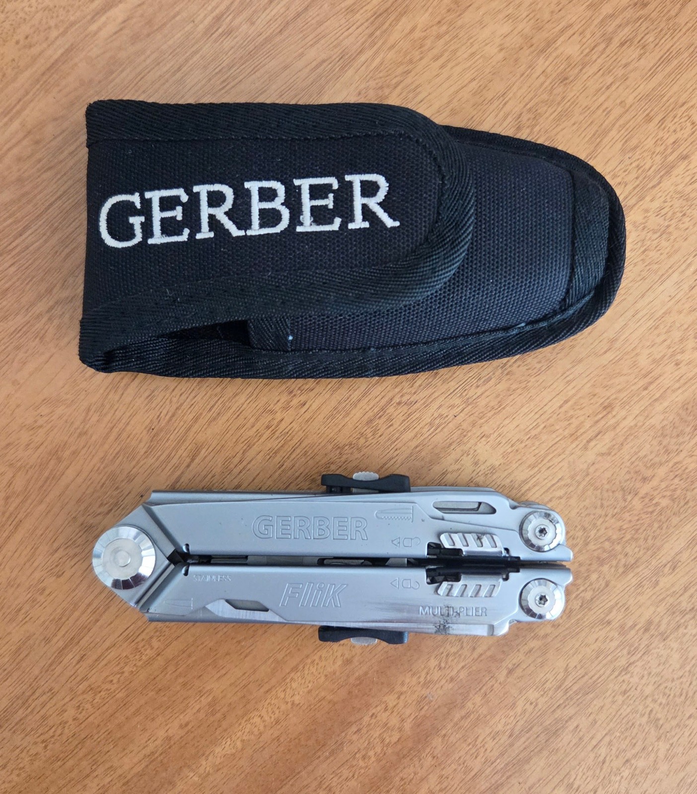 Gerber Flik Multitool Folding Knife Scissors Pliers Multi Tool with Case