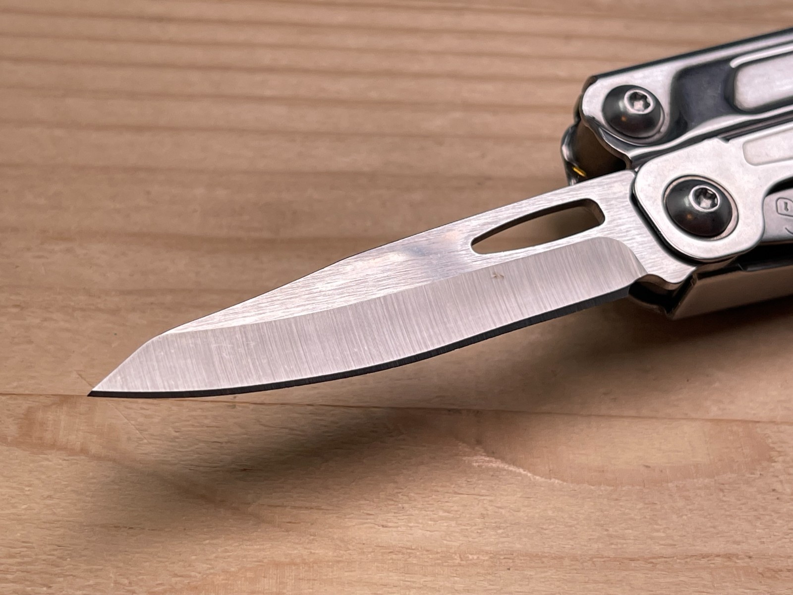 Leatherman Bolster Folding Multi-tool Knife Plier