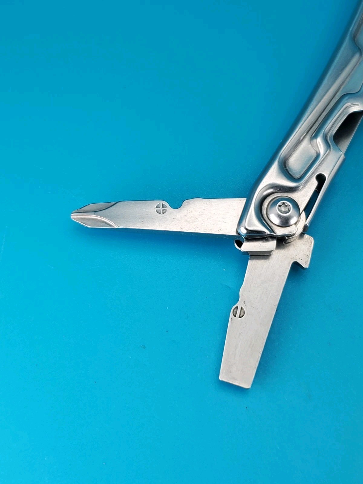 Leatherman Rev 3.8″ Multi-Tool, Stainless!
