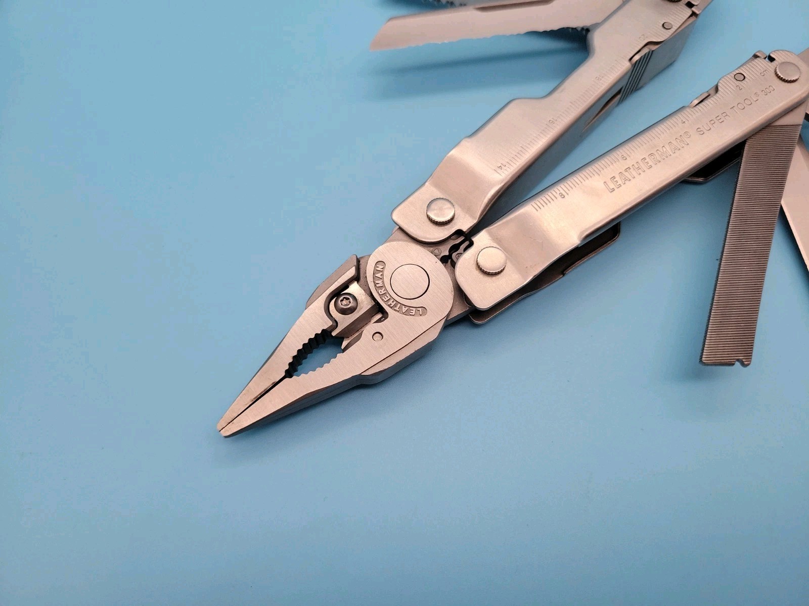 Leatherman Super Tool 300 Multi-Tool Dated 2014 – Pliers, Knife, Screwdrivers