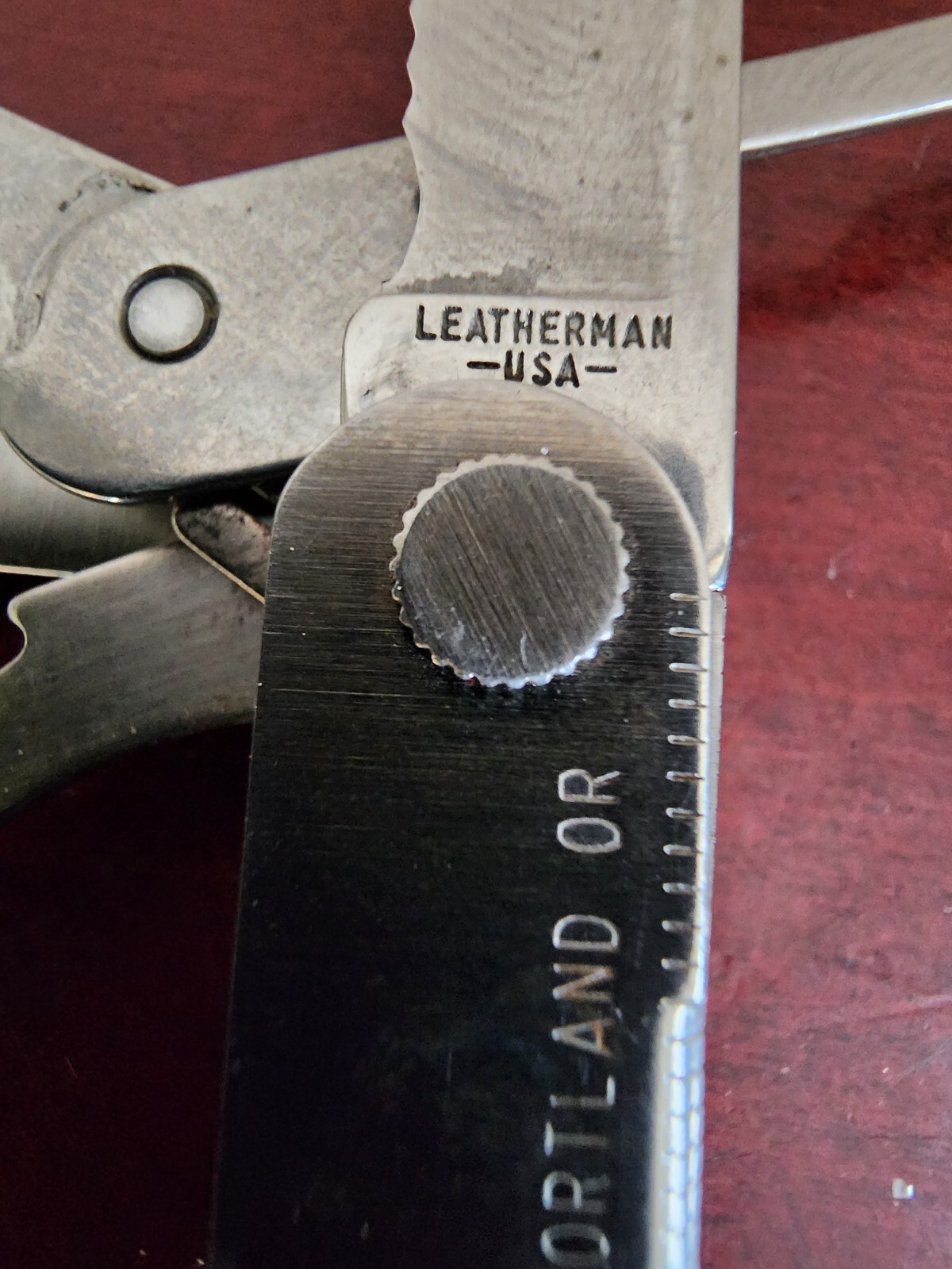 DISCONTINUED 1998 COLLECTIBLE LEATHERMAN PST II USA MULTI-TOOL. W/LEATHER SHEATH