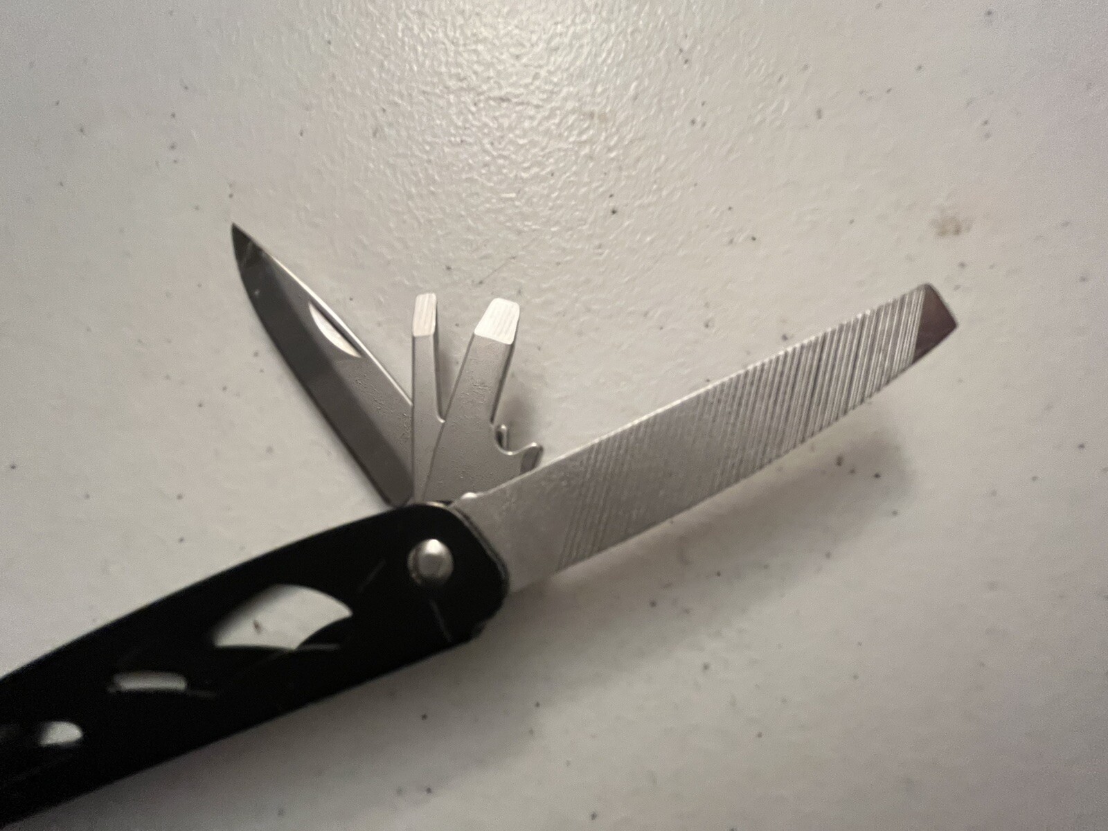 Sheffield Multi Tool 8 Tools and Pliers With Case