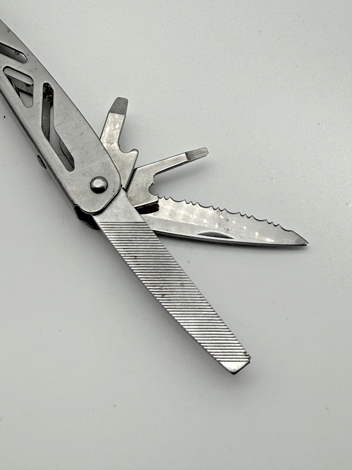 Stainless Steel Multi Tool Pliers Knife Saw File Screwdrivers Compact EDC