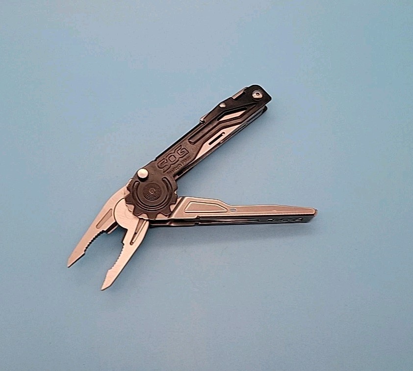 SOG Switchplier 2.0 Multi-Tool – 12-in-1 Multi-Tool w/ One-Hand Plier Deploy
