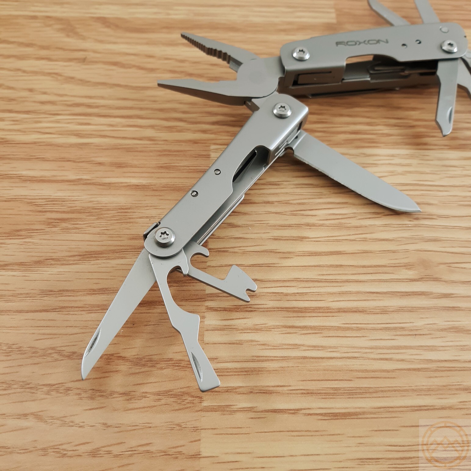ROXON M2 Mini Multi-Tool Screwdrivers Can/Bottle Openers Pliers Glass Breaker