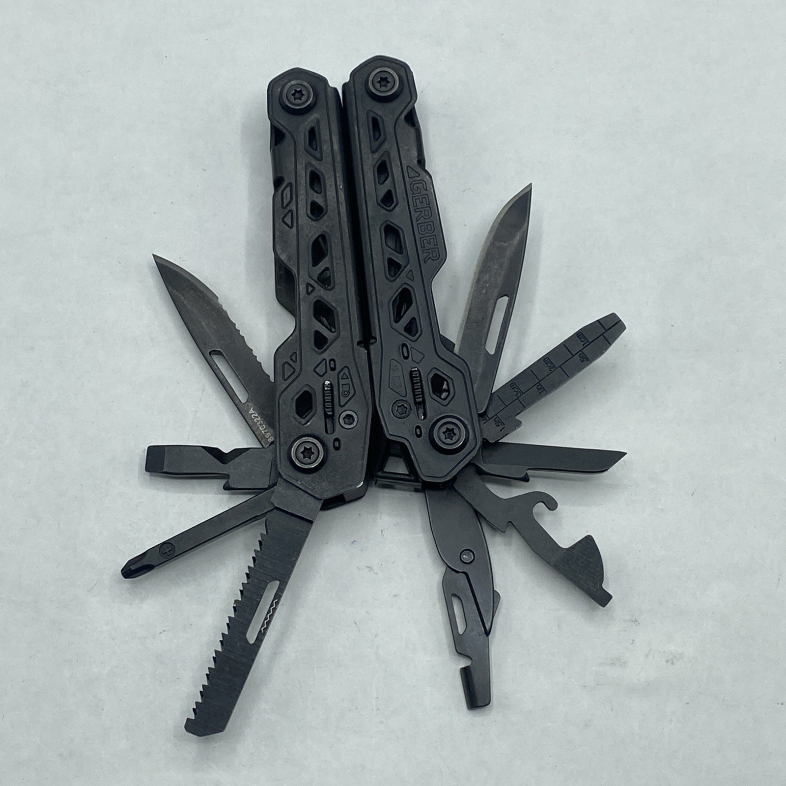 Gerber Truss Multi Tool with Sheath – Black