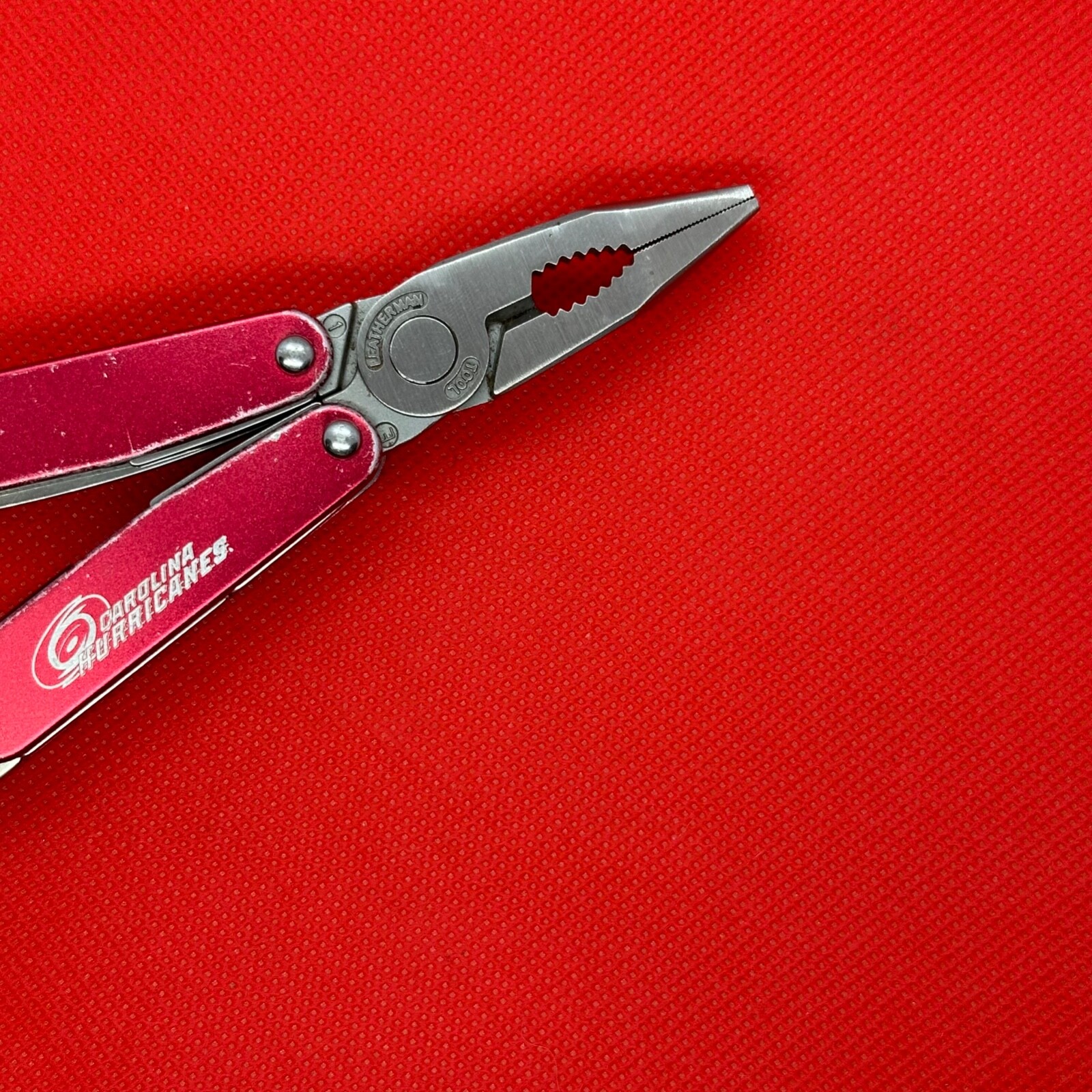 Retired Gen 1 Red “Carolina Hurricanes” Leatherman Juice C2 Multitool. **READ**