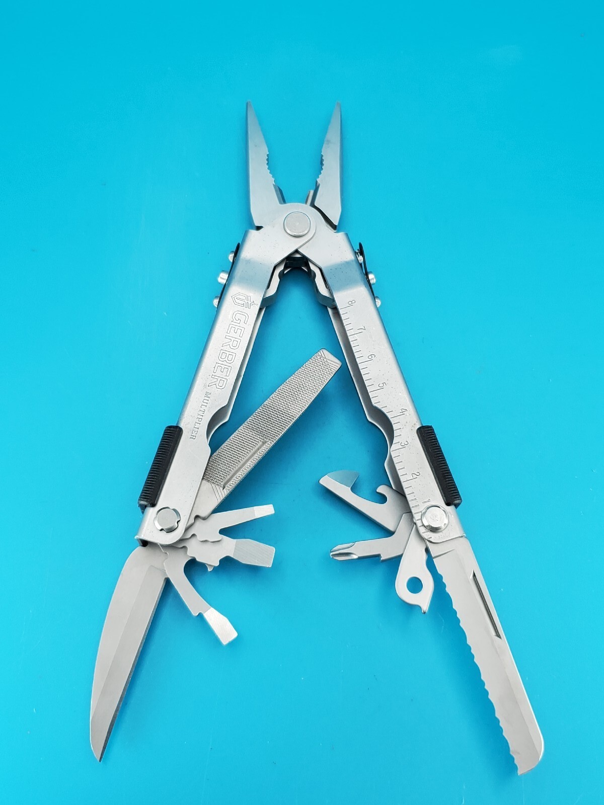 Gerber MP600 Silver Multi-Tool Needle Nose Pliers!