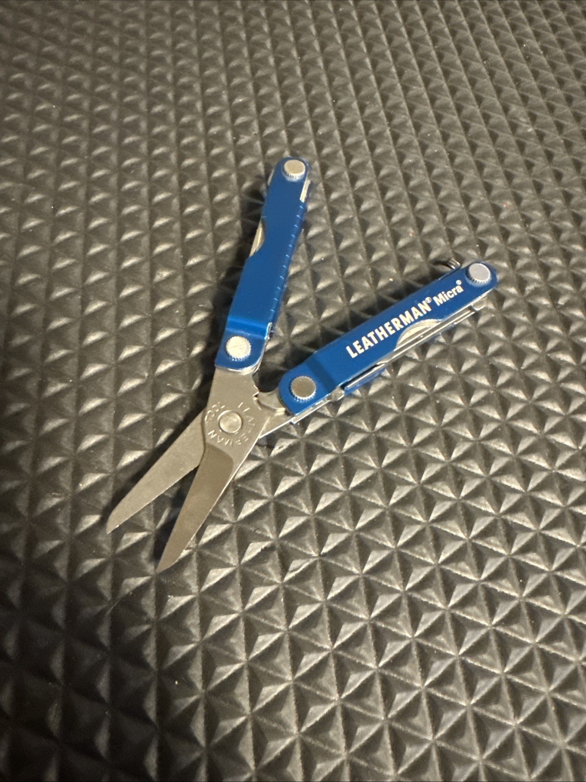 Leatherman Micra Blue Anodized Aluminum Multi-tool Knife 04/13