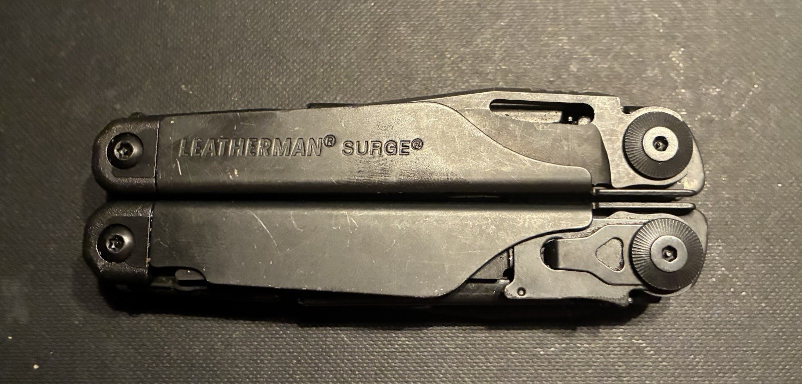 LEATHERMAN SURGE BLACK OXIDE MULTI-TOOL 21-TOOL KNIFE PLIERS