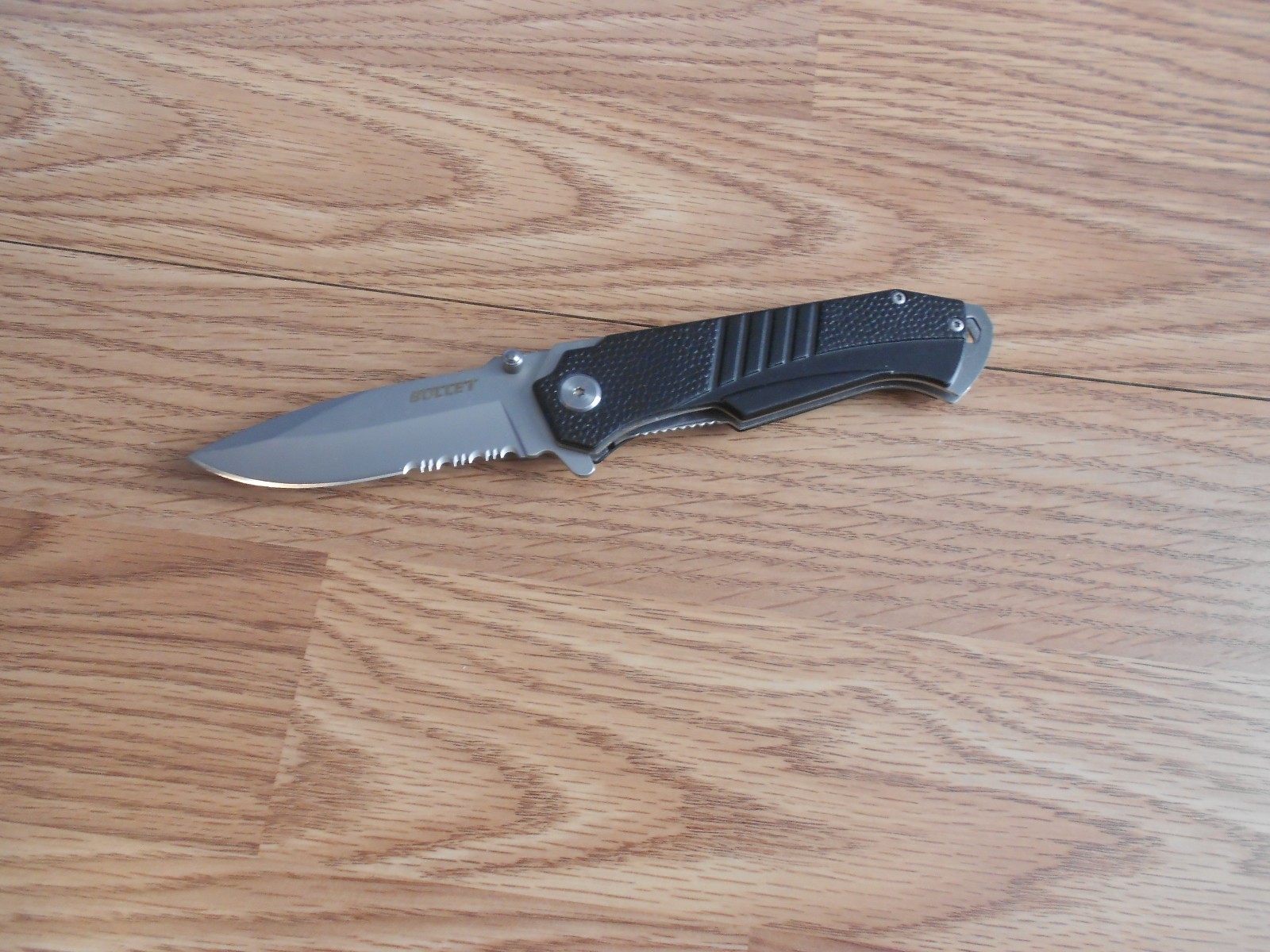 BULLET POCKET KNIFE 7 3/4″ OPEN 3 1/4″ SERRATED BLADE 4 1/2″ CLOSED STAINLESS