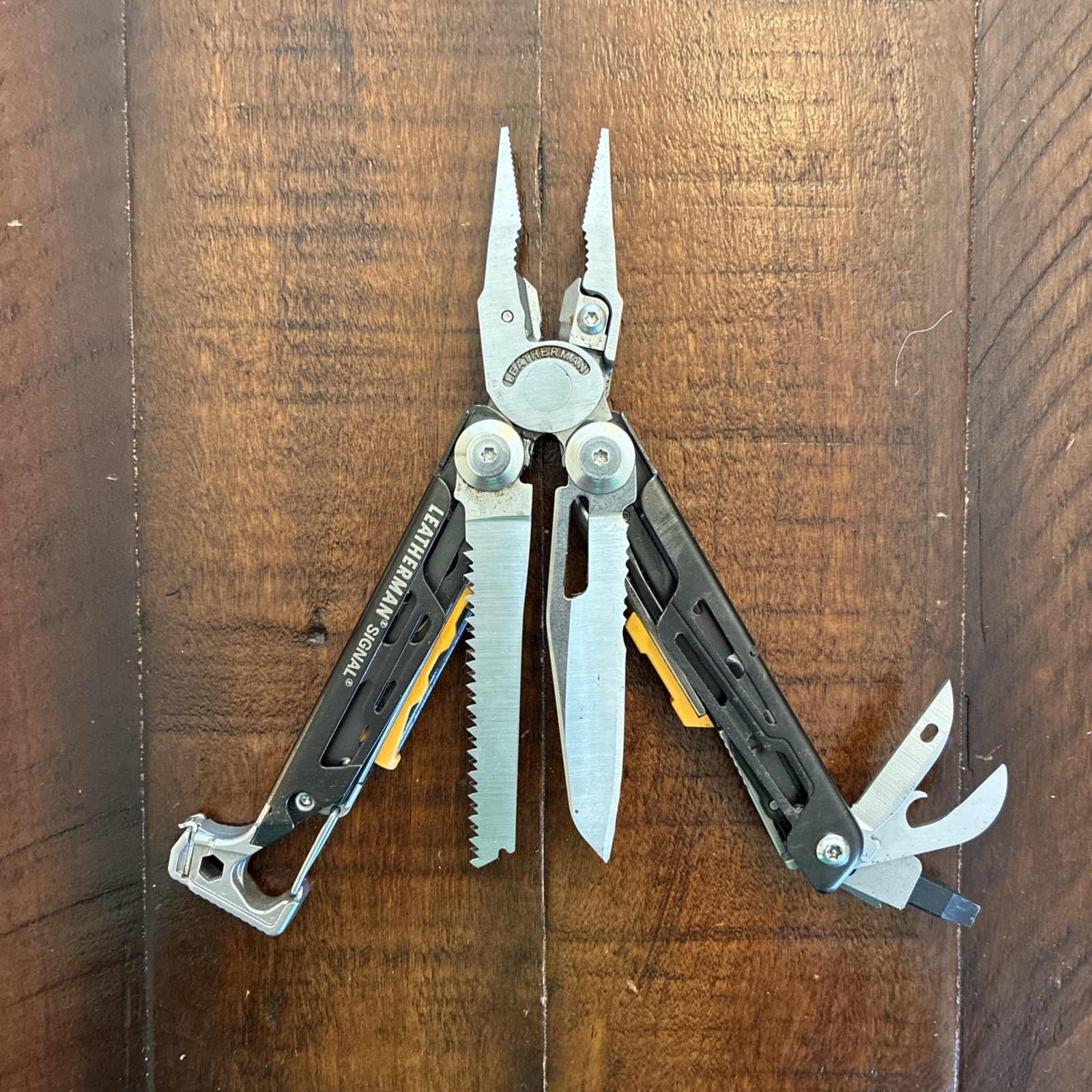 Leatherman Signal Multi-Tool Black / Yellow – Excellent!